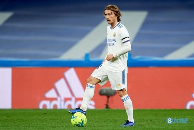 [中超]前场一挑四 吴曦劲射扳回一城