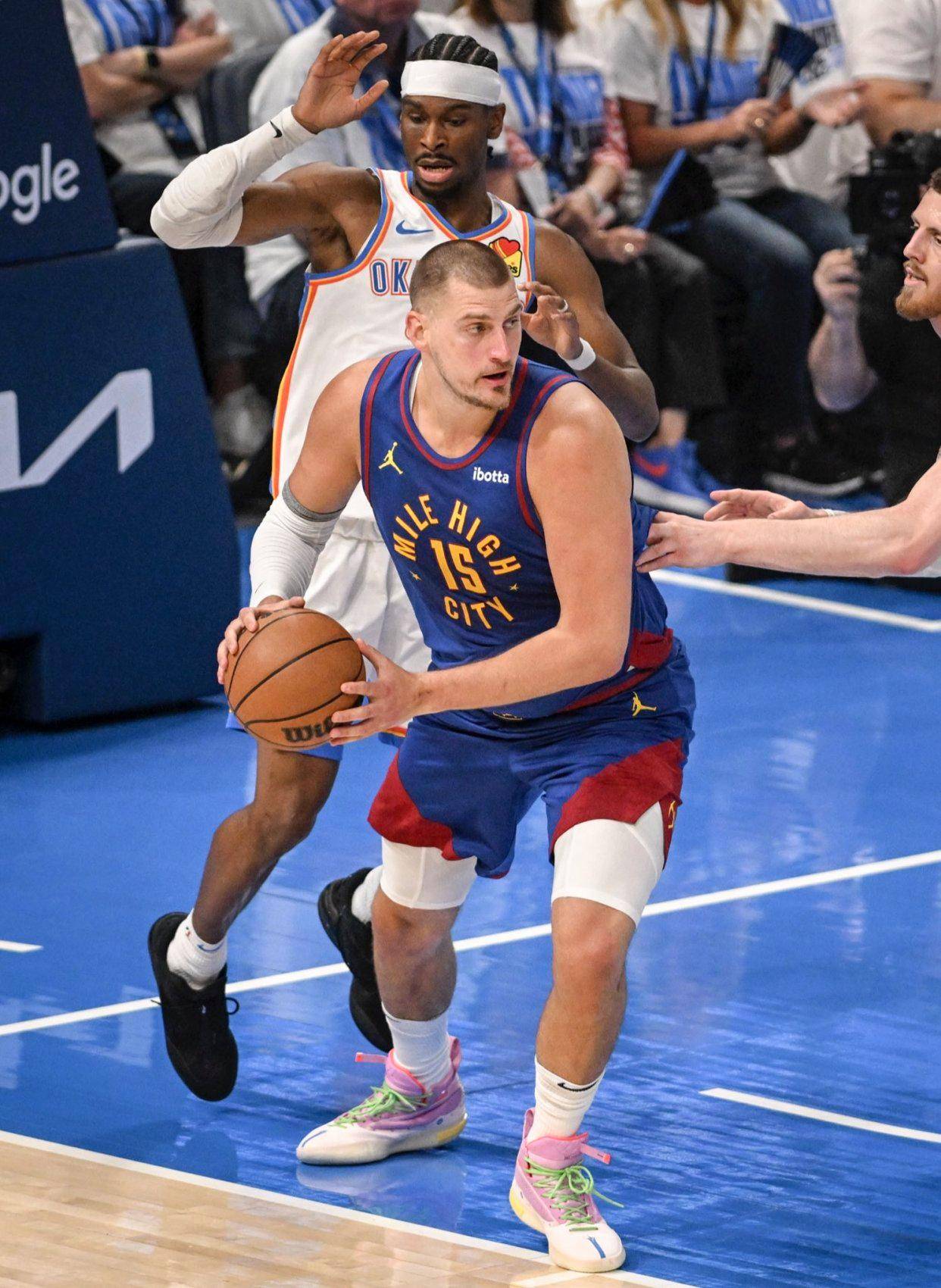 引了观众的 引了观众的